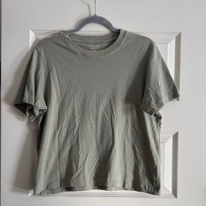 American Eagle Outfitters Men's Olive Short Sleeve Tee